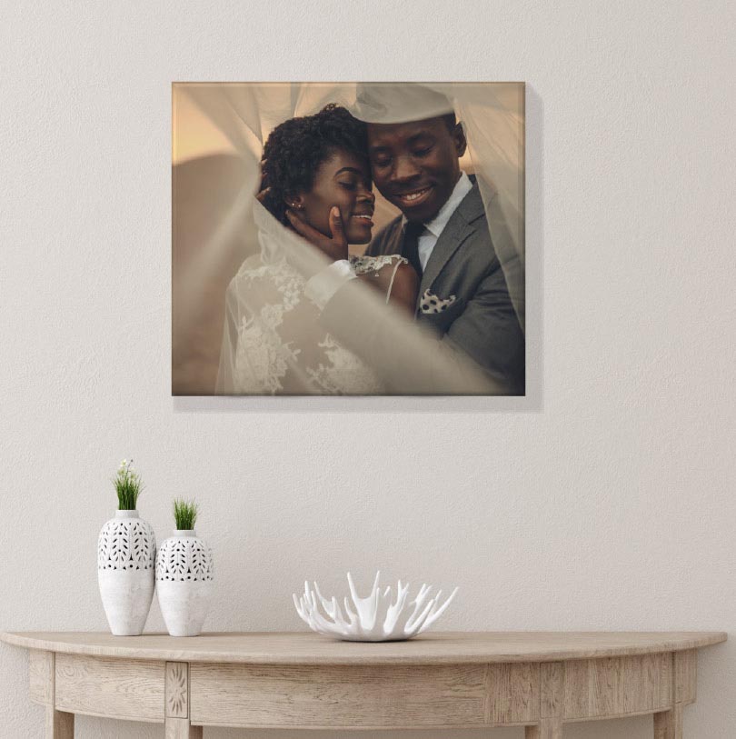 400x500mm stretched canvas print with wedding photo of bride and groom posing together happily