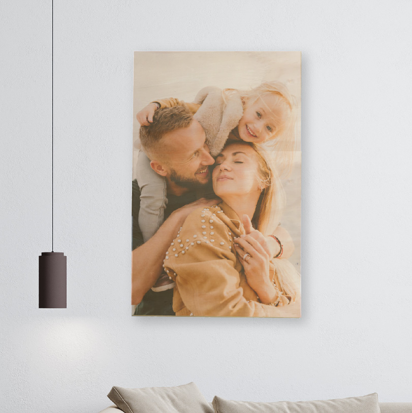 600x400mm birch wood photo print showing loving family on natural wooden panel