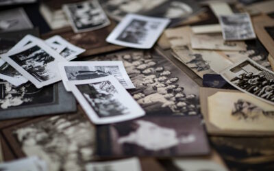 Preserving Your Parents Old Photos A Step-by-Step Guide to Creating a Heritage Photobook